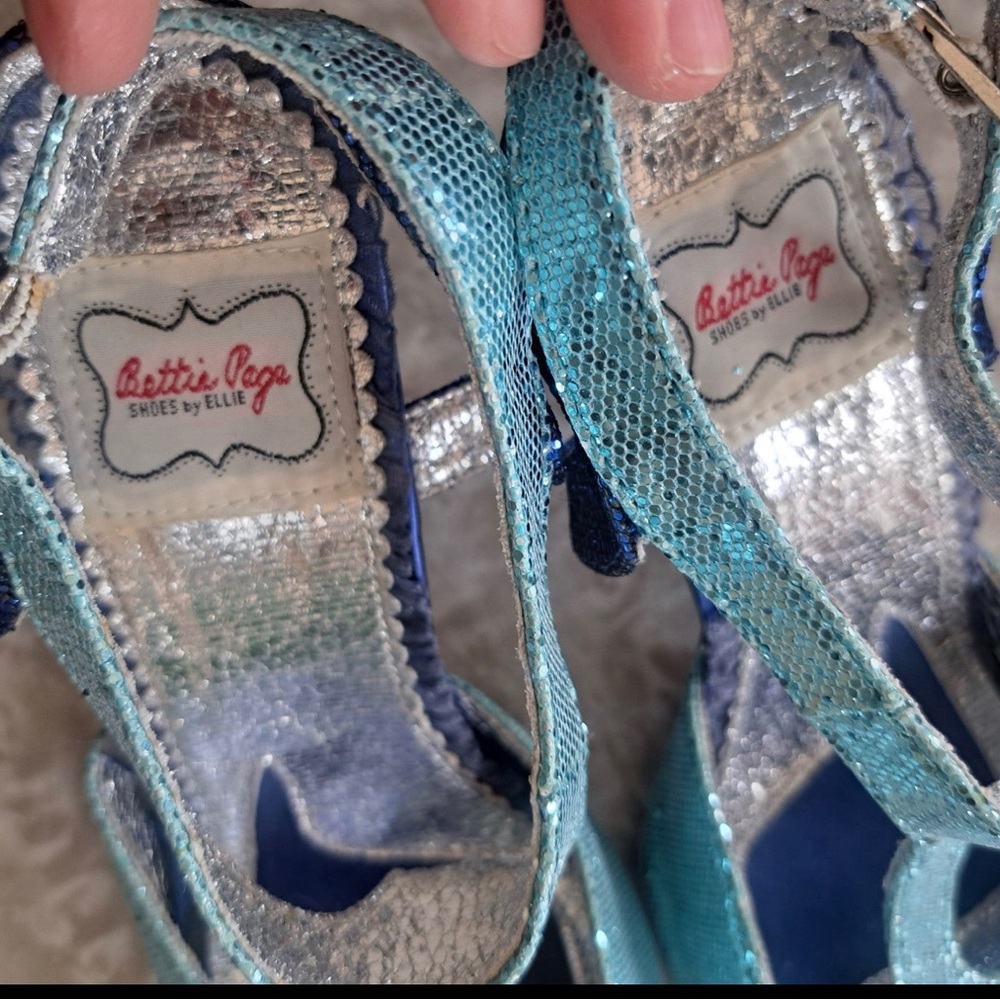 Bettie Page,Ellie, Pin up sz 8 fits 7 Glitter T-Strap Heels - Picture 4 of 5